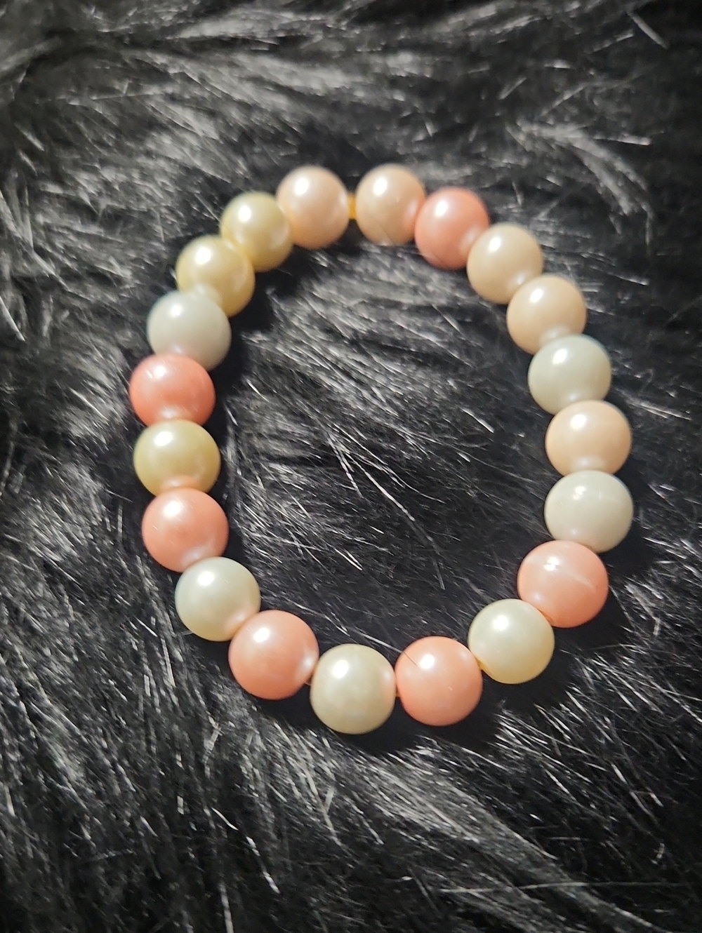 Women's Pastel Beaded Bracelet in Peach and Cream